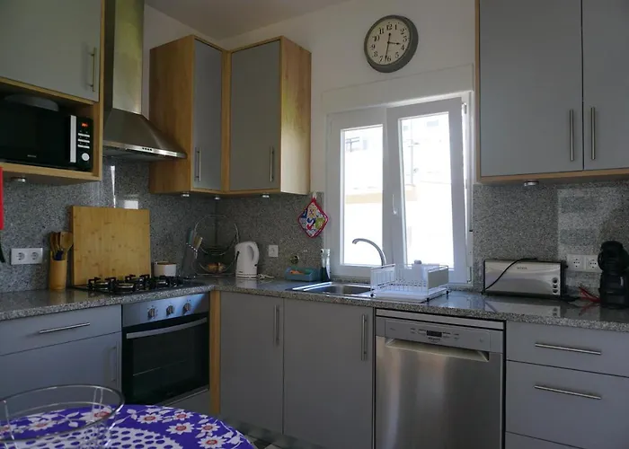 Casa vacanze Portela House - T3 Residential 50 Meters From The *